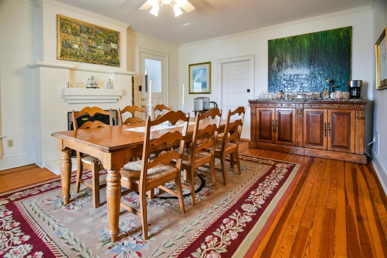 Love Lane Bed & Breakfast Уэйнсвилл Экстерьер фото
